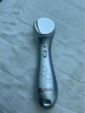 Rajani MD PlasmaGLO Boost Facial Massager Vibrating Skincare Tool Pre-Owned
